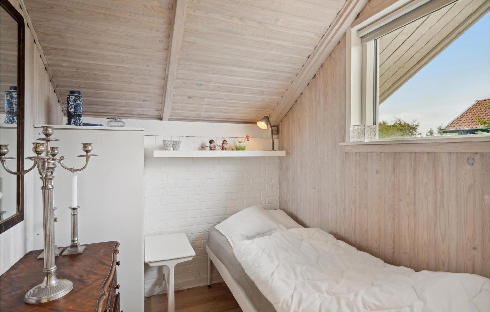 3 Bedroom Cozy Home In Logstor Løgsted エクステリア 写真